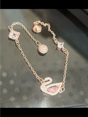 Simple Rosegold swan pendant bracelet #458